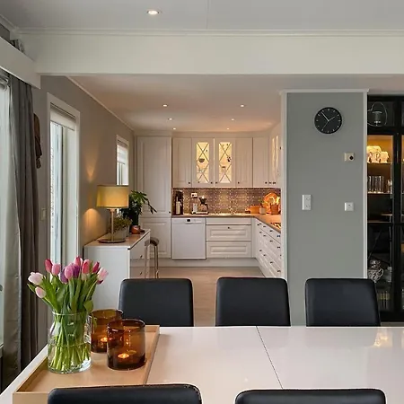 4 Bedroom Awesome In Olden