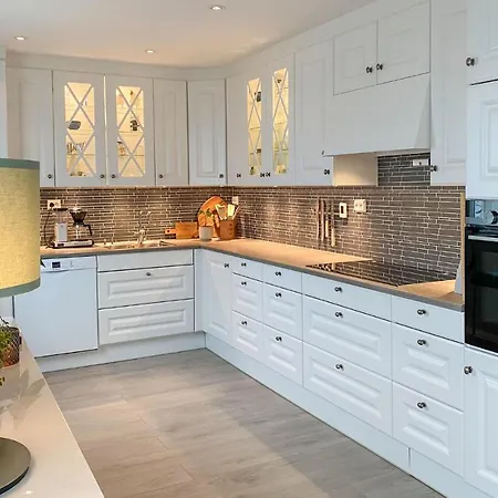 Holiday home 4 Bedroom Awesome In