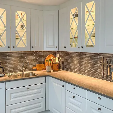 4 Bedroom Awesome In